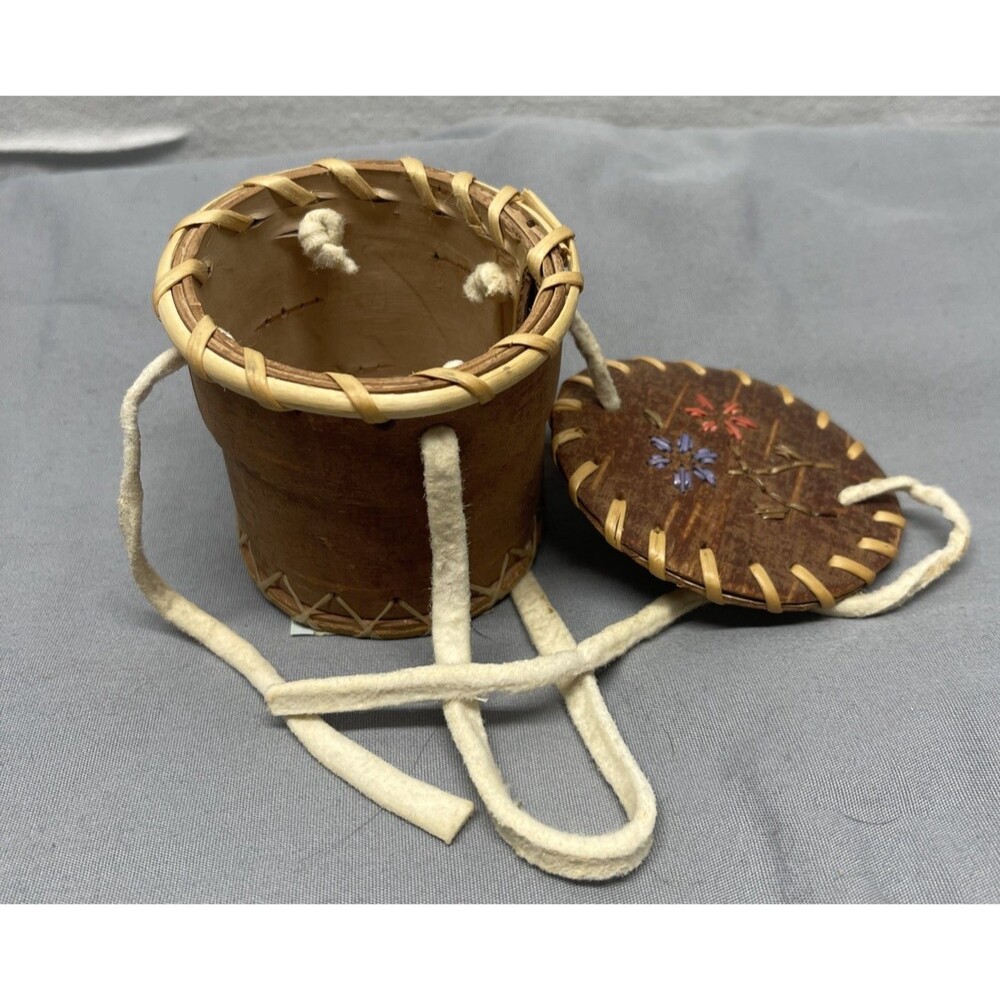 Vintage Birch Bark Basket with Decorated Lid Canadian Indian Berry Basket 3"tall